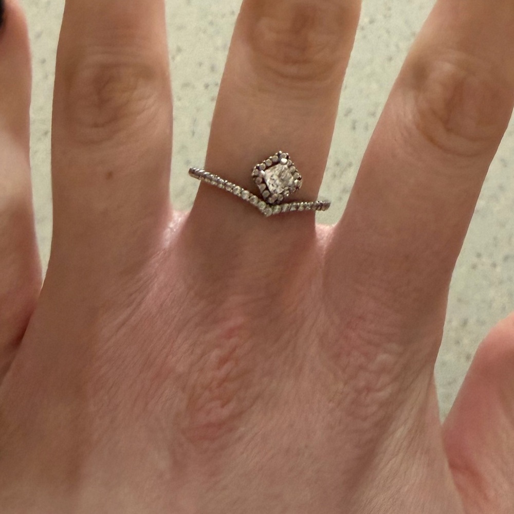 Elegant Silver Ring